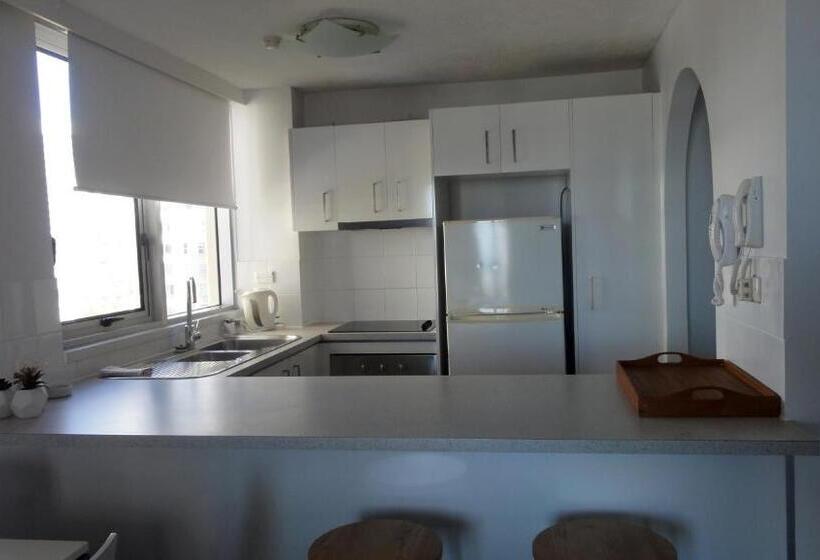 Quarterdeck Apartments