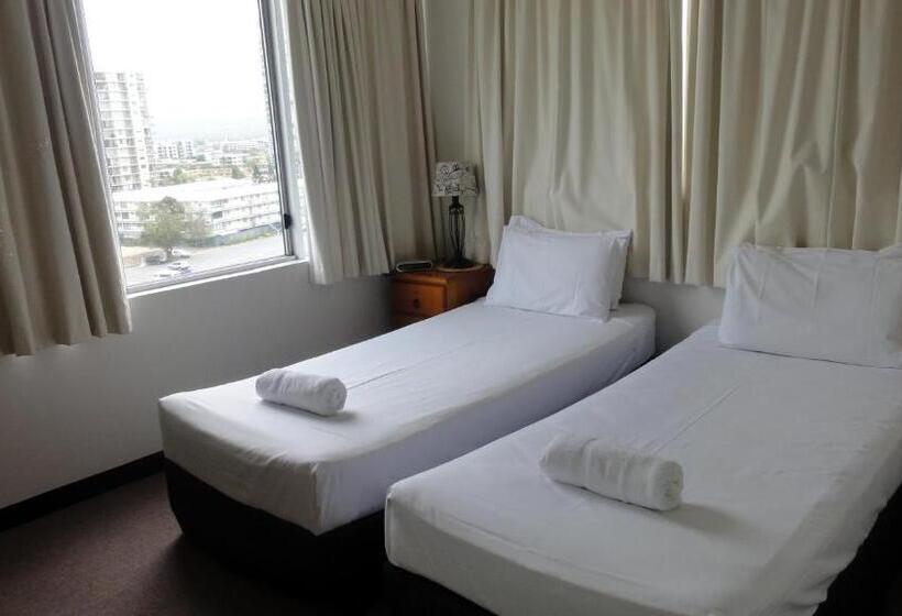 Quarterdeck Apartments