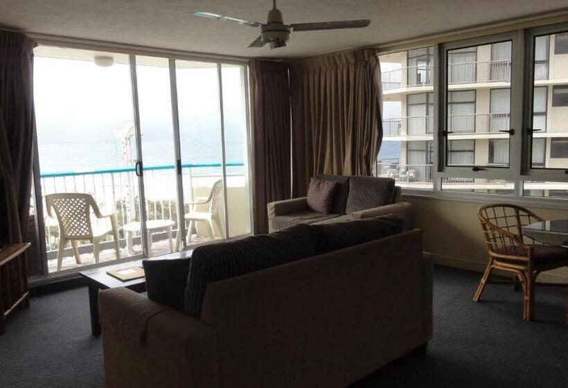 Quarterdeck Apartments