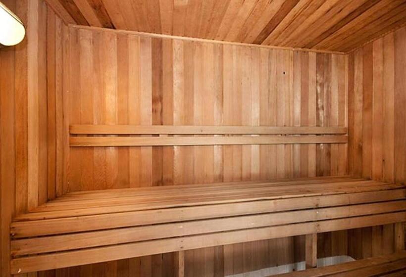 Quarterdeck Apartments