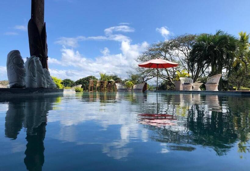 استراحتگاه Deco Stop Lodge