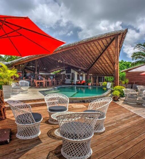 استراحتگاه Deco Stop Lodge