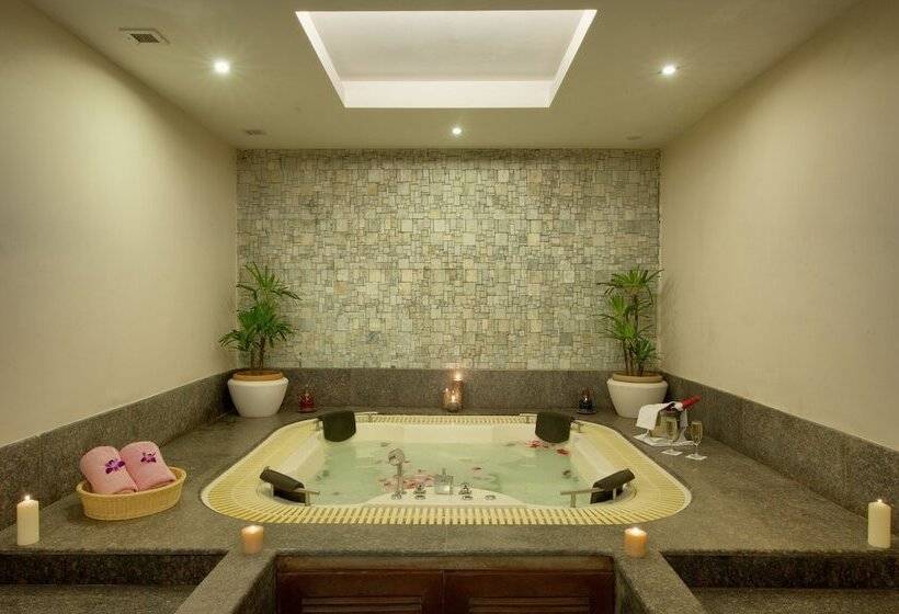 Royal Orchid Fort Resort