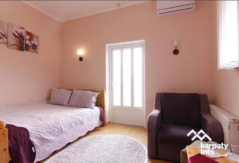 Hotel гірський узвіз