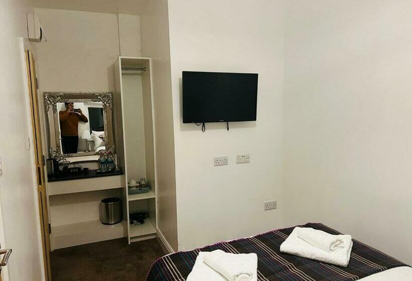 בית מלון כפרי Atz&h Inn