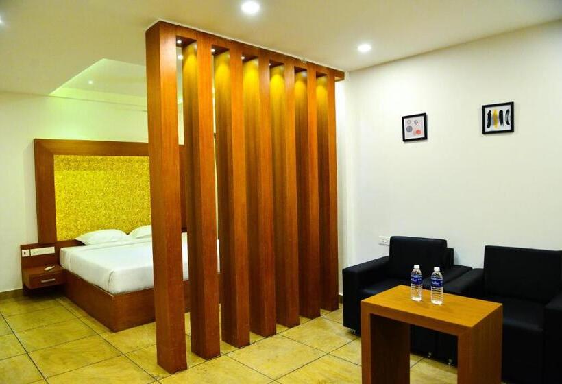 فندق Aura Residency