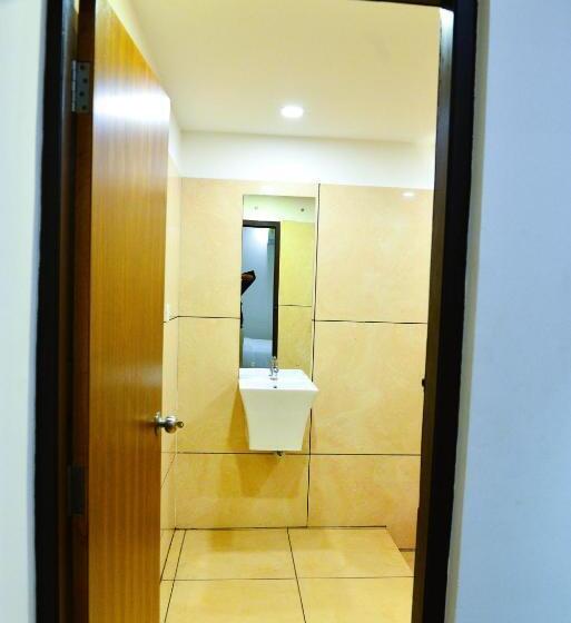 فندق Aura Residency