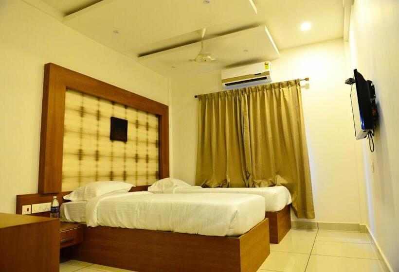 فندق Aura Residency