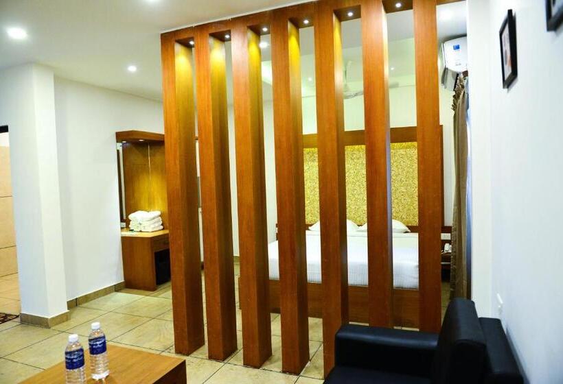 فندق Aura Residency