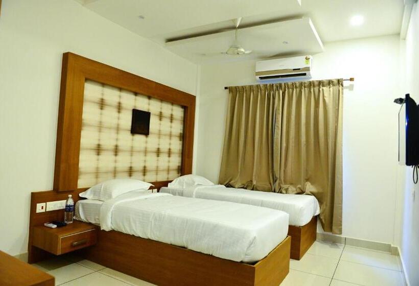 فندق Aura Residency