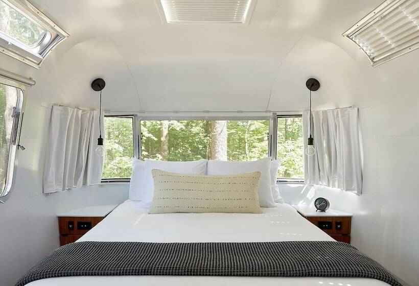 Отель Autocamp Catskills