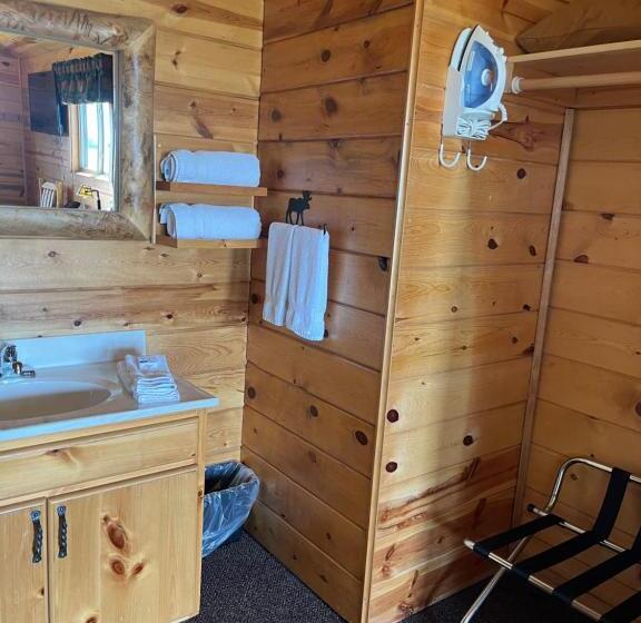 فندق Badlands Frontier Cabins