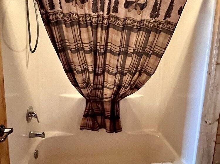 فندق Badlands Frontier Cabins