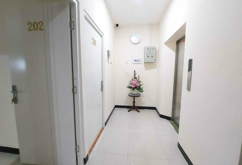 Rons City Hotel Near Simpang Lima Semarang Mitra Reddoorz