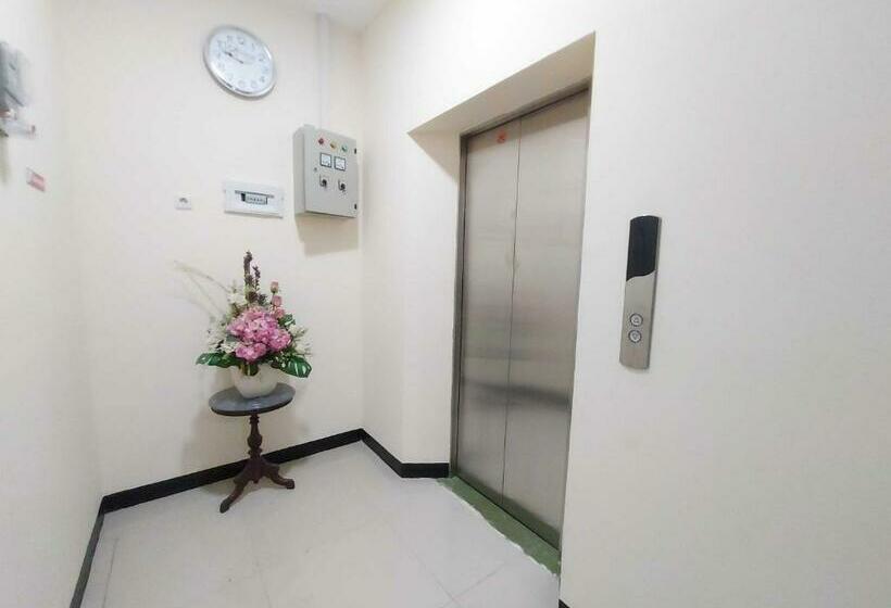 Rons City Hotel Near Simpang Lima Semarang Mitra Reddoorz