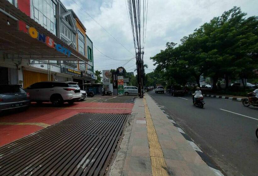 Rons City Hotel Near Simpang Lima Semarang Mitra Reddoorz