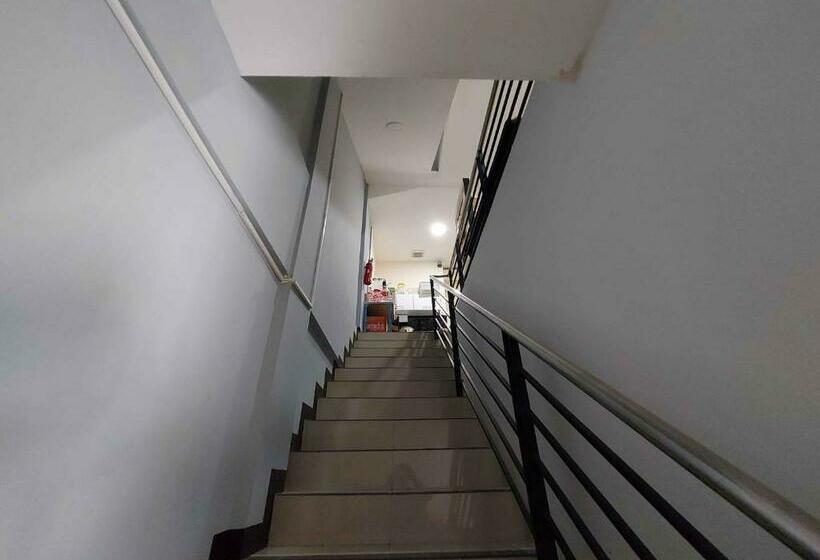 Rons City Hotel Near Simpang Lima Semarang Mitra Reddoorz