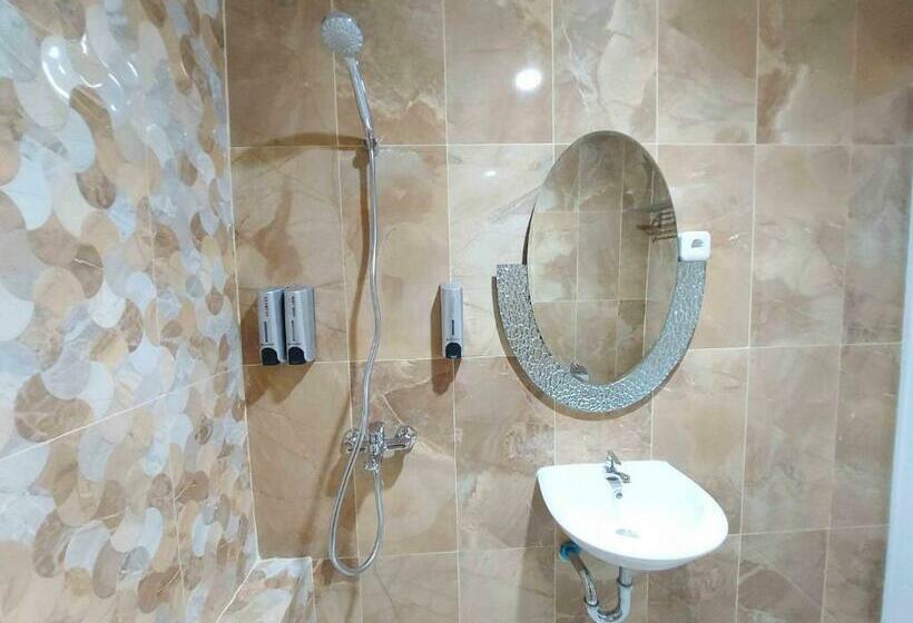 Rons City Hotel Near Simpang Lima Semarang Mitra Reddoorz