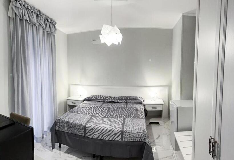 膳宿费 Casa Regina Margherita, Possibilità Di Posteggio Moto E Bici