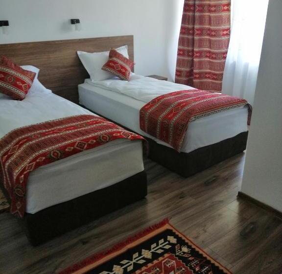 Pensiunea Plai Strabun