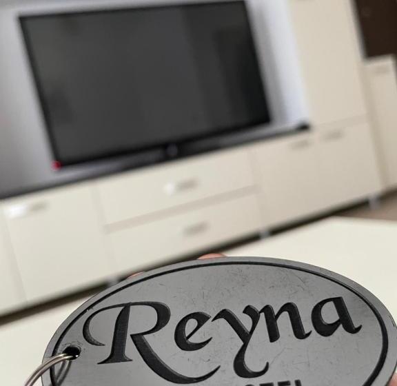Reyna Apart