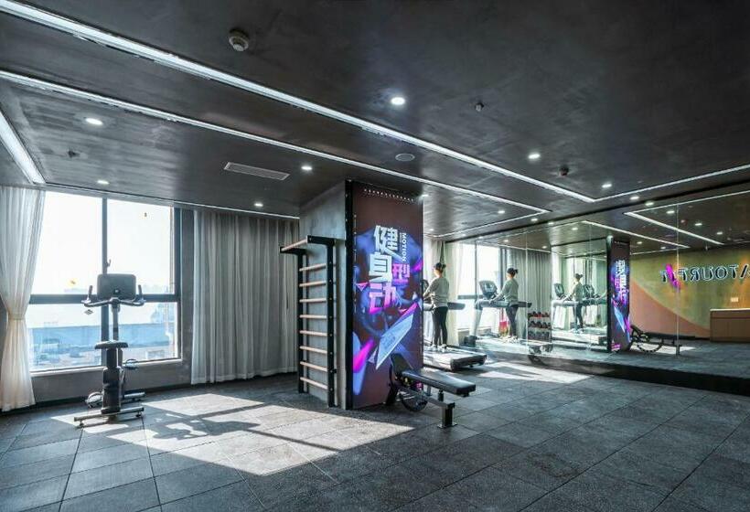 Atour Hotel Luzhou Bubugao New World