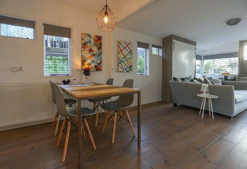 مبيت وإفطار Houseboat Next To Amstel