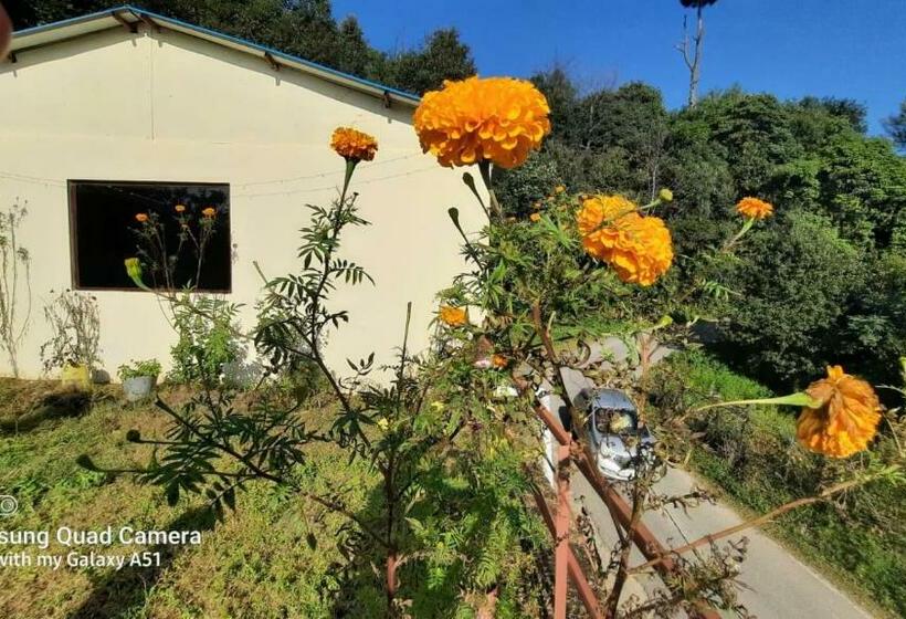 Chaukhamba View Resort