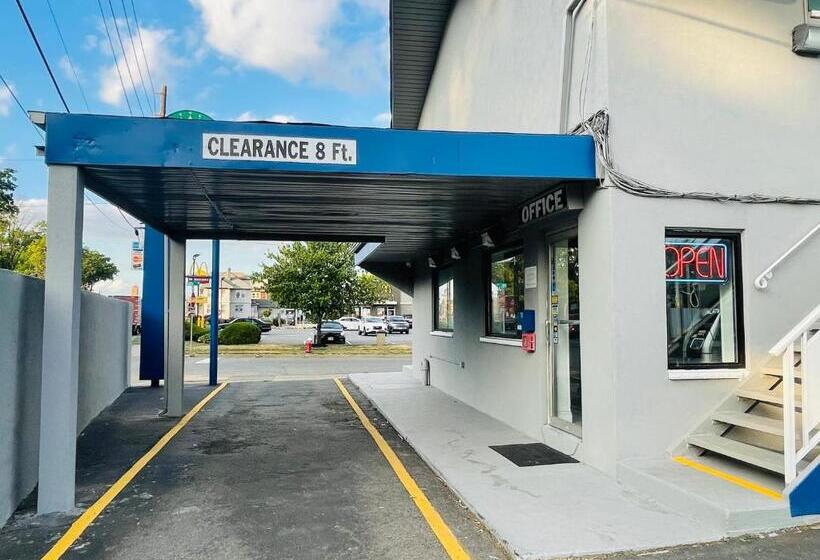 فندق على الطريق Crown Inn