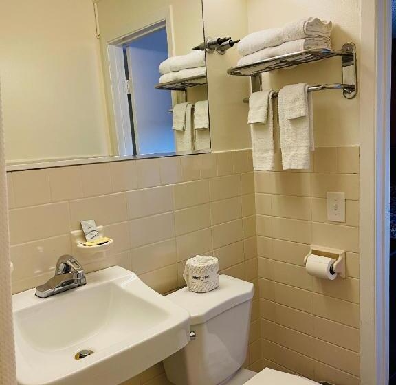 فندق على الطريق Crown Inn