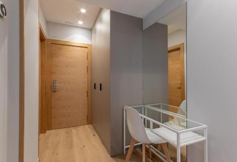 Eightrooms La Rioja Pension