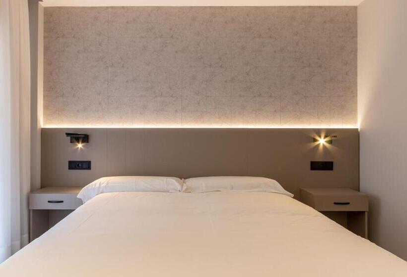 Eightrooms La Rioja Pension