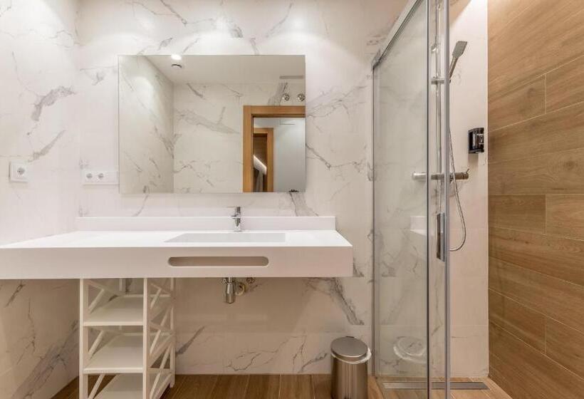 Eightrooms La Rioja Pension