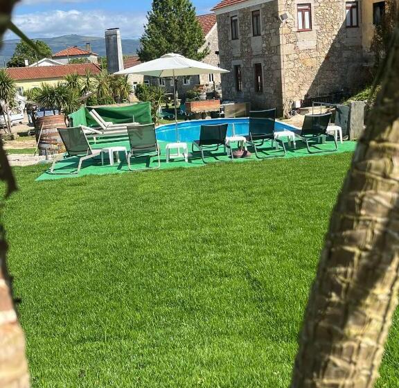 Отель Albergue E Al O Brasão Valença