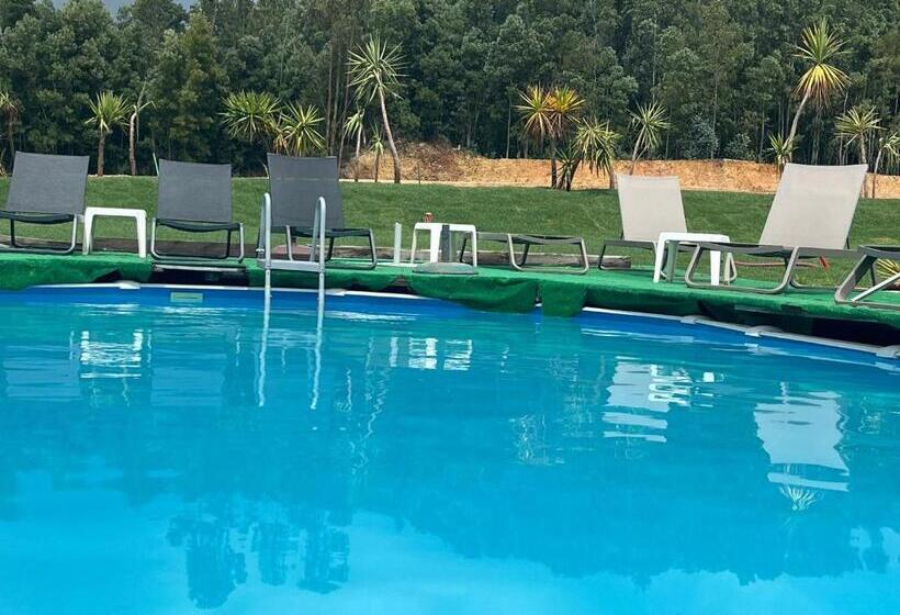 Отель Albergue E Al O Brasão Valença