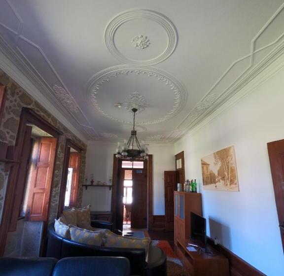 Отель Albergue E Al O Brasão Valença