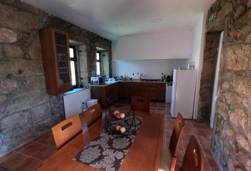 Отель Albergue E Al O Brasão Valença