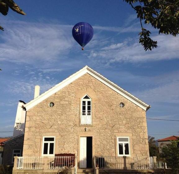 Отель Albergue E Al O Brasão Valença