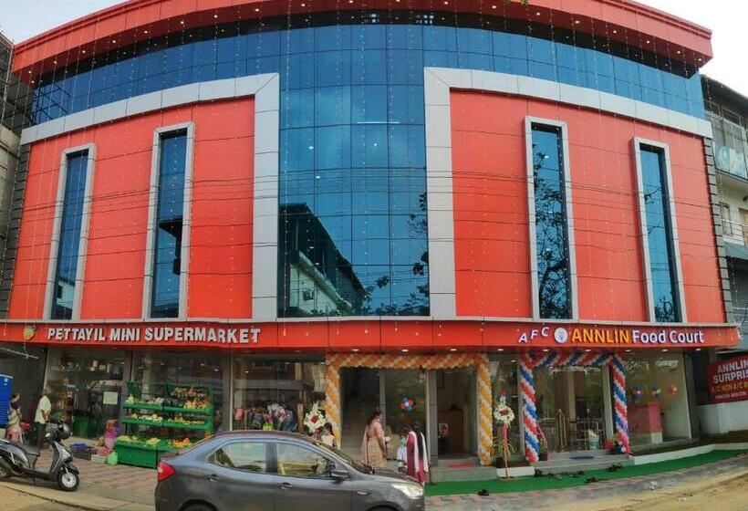 هتل Annlin Surprise Kochi Airport