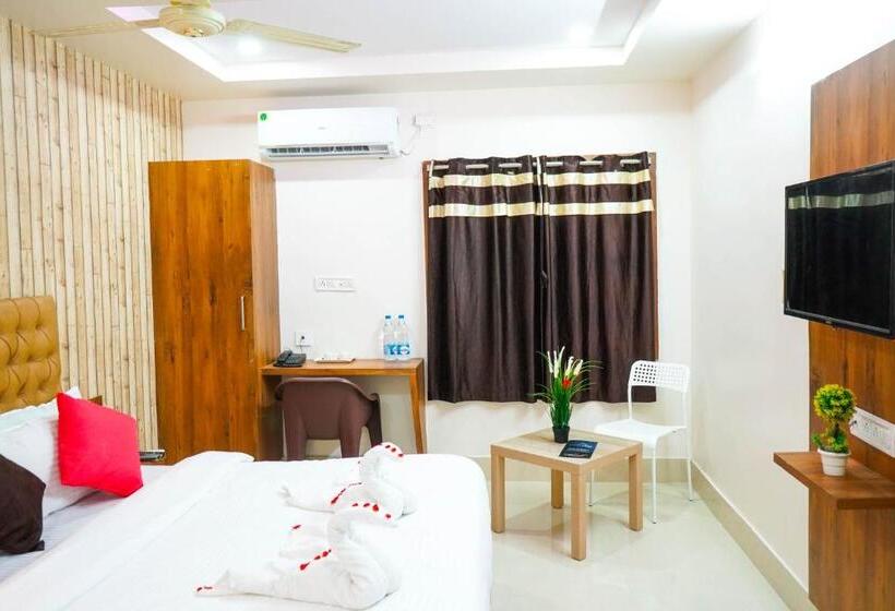 Отель Homey Meadows   Beach Area