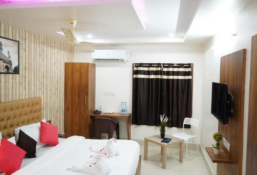 Отель Homey Meadows   Beach Area