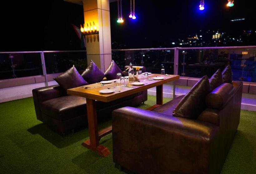 Отель Mann Dechen And Palmo, Mg Marg, Gangtok