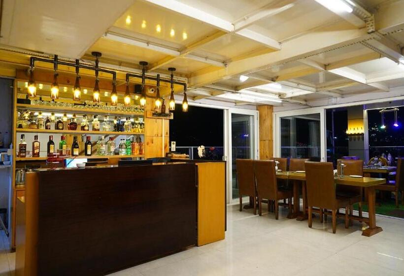 Отель Mann Dechen And Palmo, Mg Marg, Gangtok