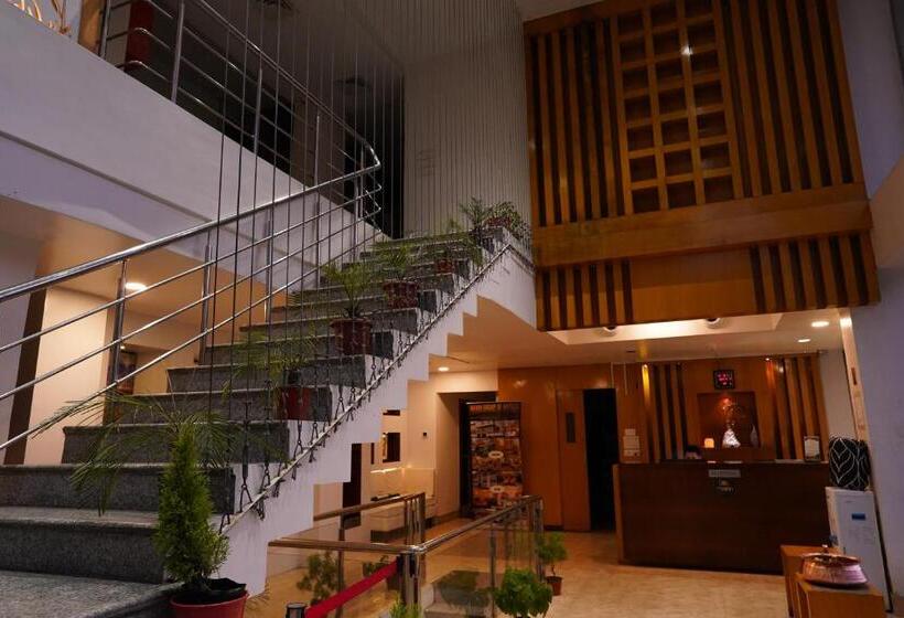 Отель Mann Dechen And Palmo, Mg Marg, Gangtok