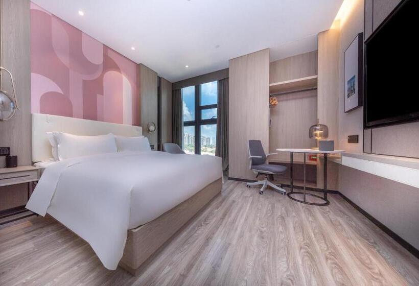 Отель Ramada Encore By Wyndham Dongguan East
