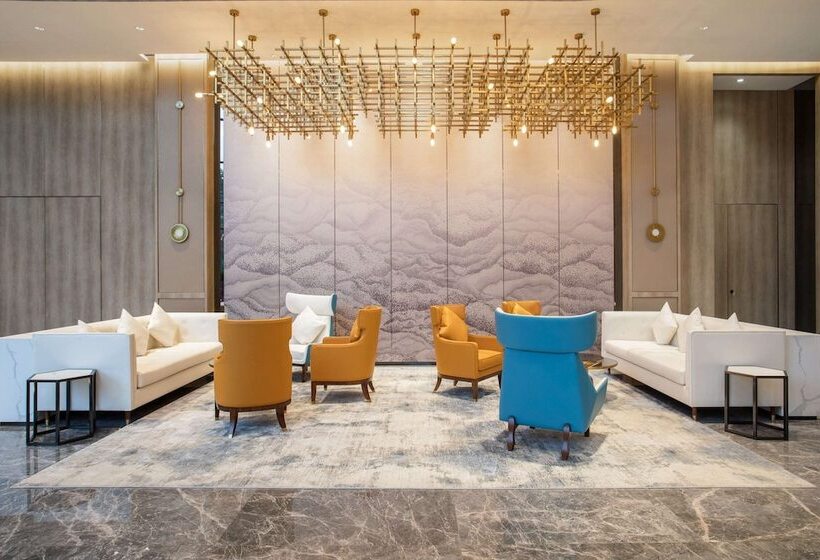 Отель Ramada Encore By Wyndham Dongguan East