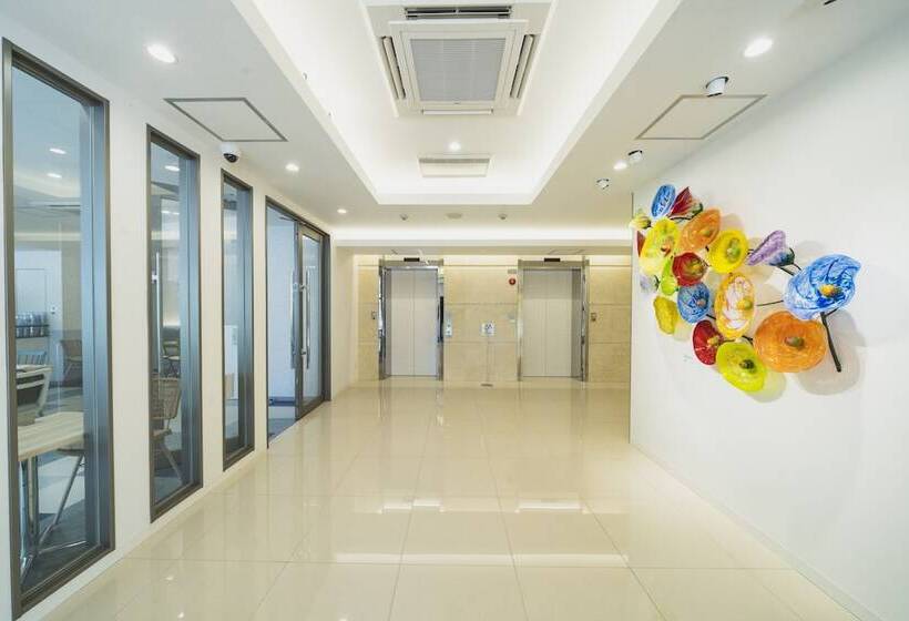 Отель Rembrandt Style Naha