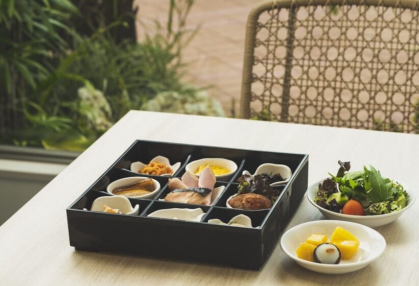 Отель Rembrandt Style Naha