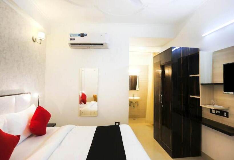 M K Hotel & Restaurant