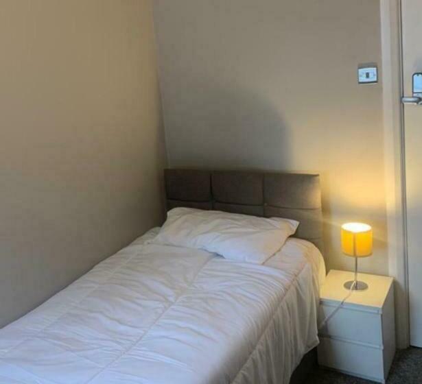 펜션 Beautiful Stylish House Near Town Centre